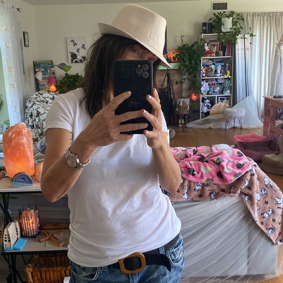 Hat - Picture 3 of 7